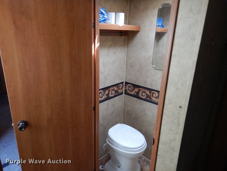 image for item IQ9603 2008 Keystone Montana  camper