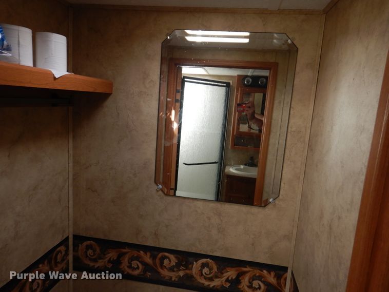 image for item IQ9603 2008 Keystone Montana  camper