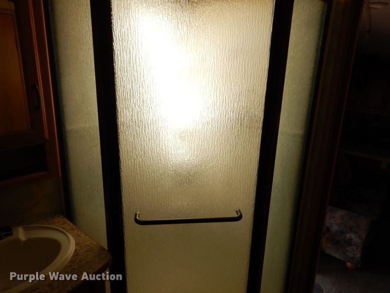 image for item IQ9603 2008 Keystone Montana  camper