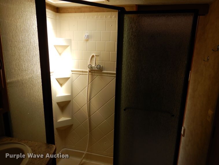 image for item IQ9603 2008 Keystone Montana  camper