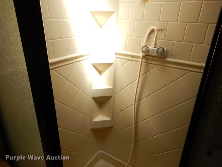 image for item IQ9603 2008 Keystone Montana  camper