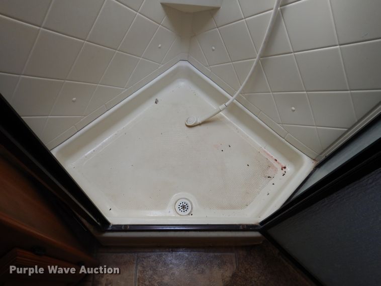 image for item IQ9603 2008 Keystone Montana  camper