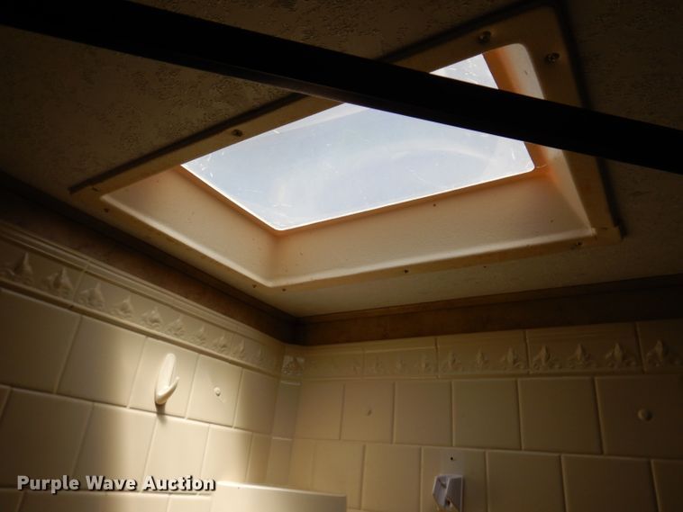 image for item IQ9603 2008 Keystone Montana  camper