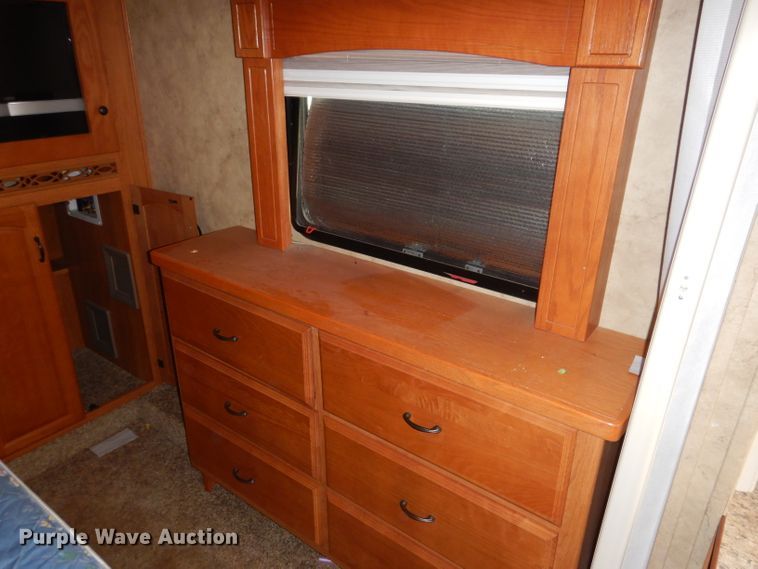 image for item IQ9603 2008 Keystone Montana  camper