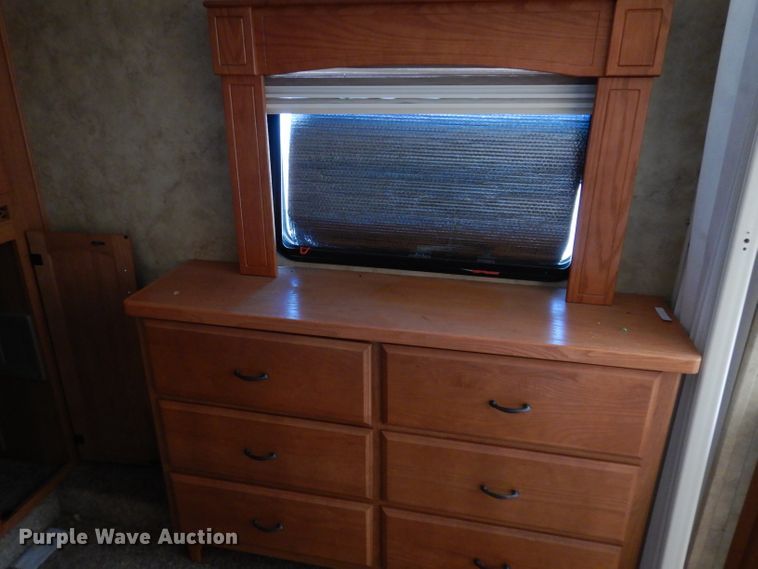 image for item IQ9603 2008 Keystone Montana  camper