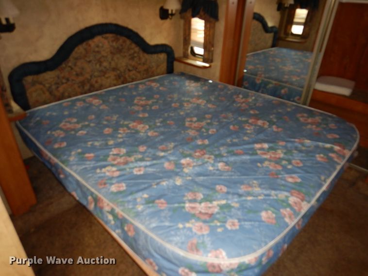 image for item IQ9603 2008 Keystone Montana  camper