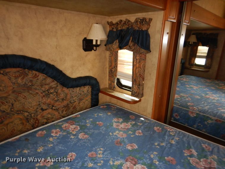 image for item IQ9603 2008 Keystone Montana  camper