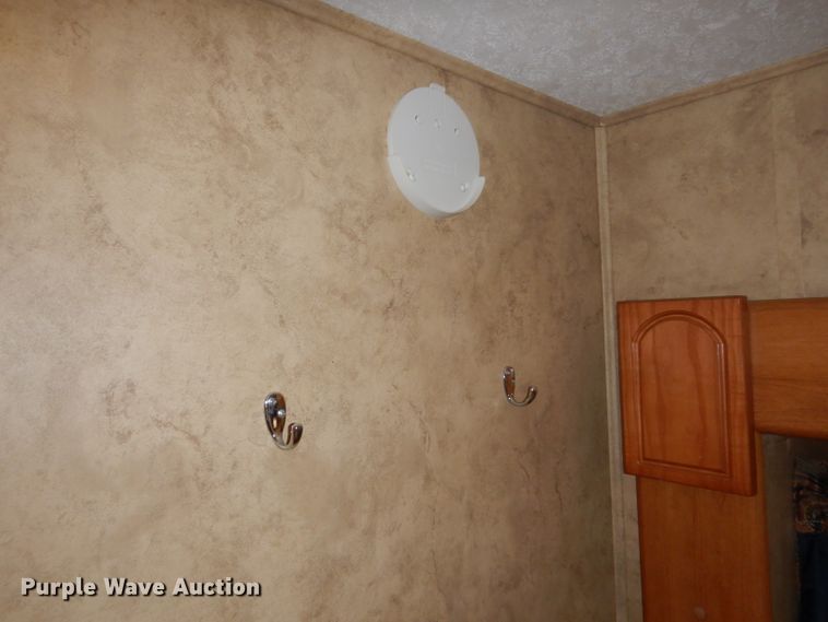 image for item IQ9603 2008 Keystone Montana  camper