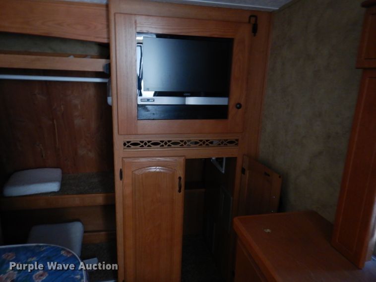 image for item IQ9603 2008 Keystone Montana  camper