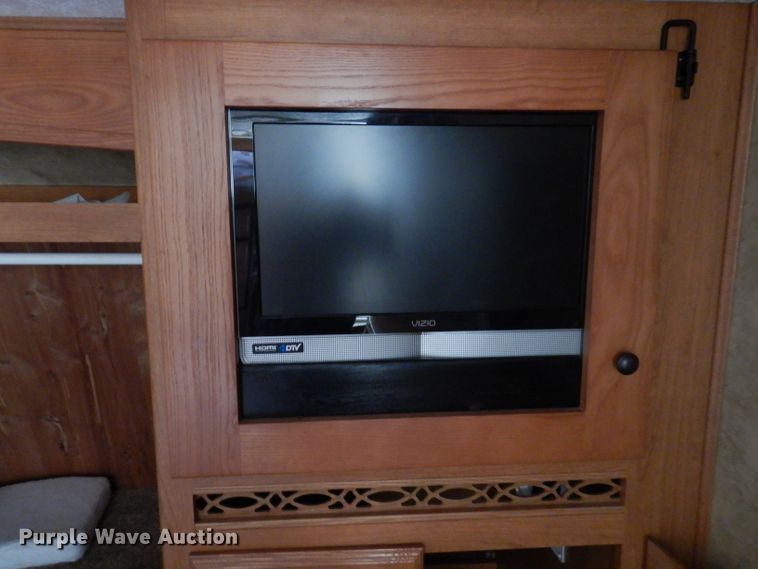 image for item IQ9603 2008 Keystone Montana  camper