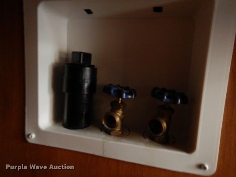 image for item IQ9603 2008 Keystone Montana  camper