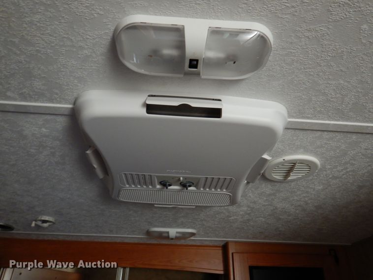 image for item IQ9603 2008 Keystone Montana  camper