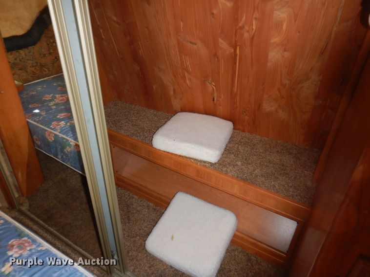 image for item IQ9603 2008 Keystone Montana  camper