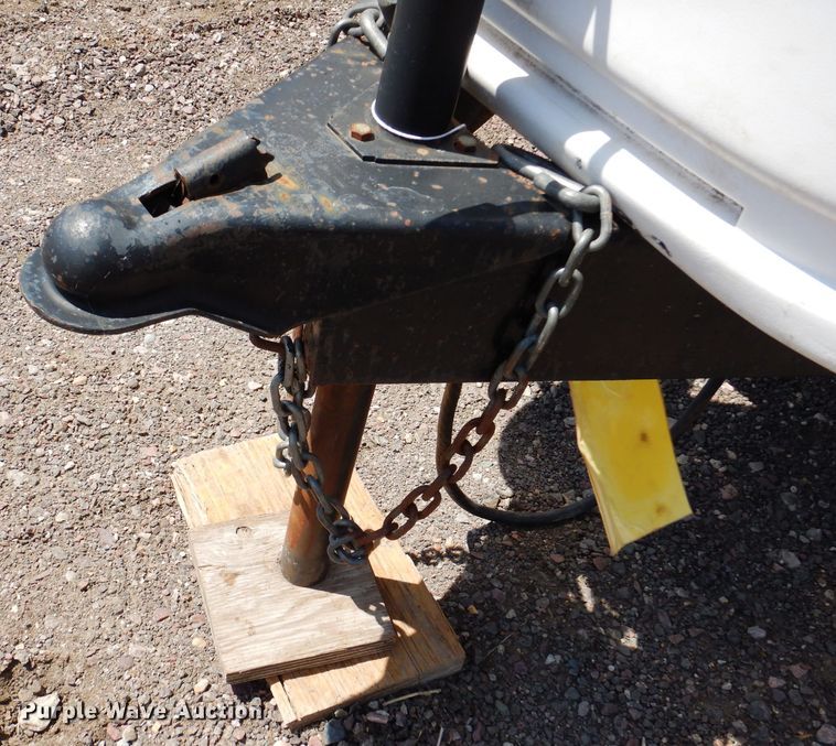 image for item IQ9604 2001 Timberland  camper