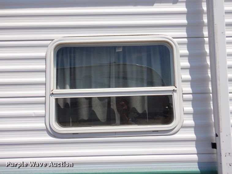 image for item IQ9604 2001 Timberland  camper