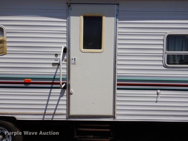 image for item IQ9604 2001 Timberland  camper