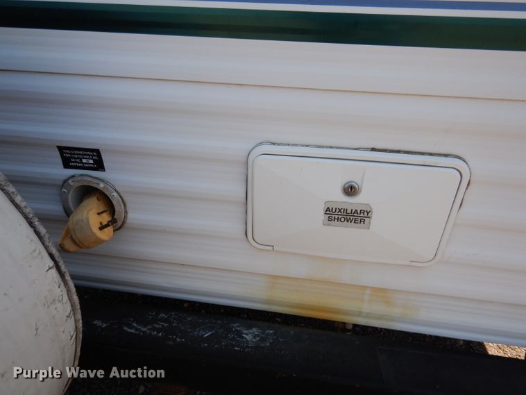 image for item IQ9604 2001 Timberland  camper