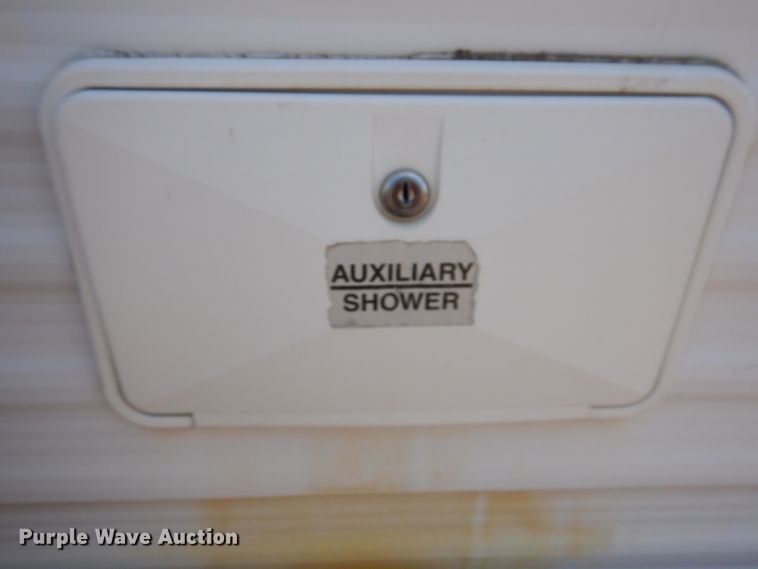 image for item IQ9604 2001 Timberland  camper