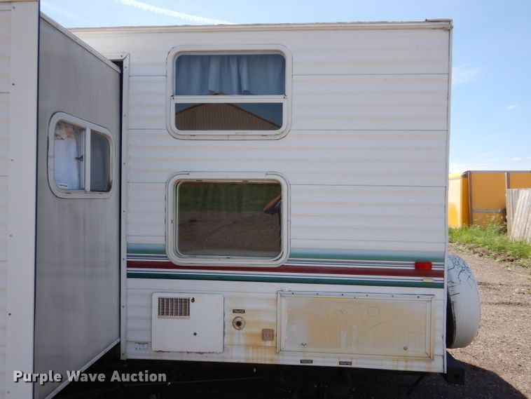 image for item IQ9604 2001 Timberland  camper