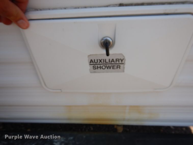 image for item IQ9604 2001 Timberland  camper