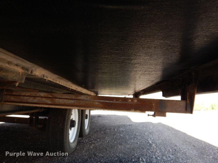 image for item IQ9604 2001 Timberland  camper