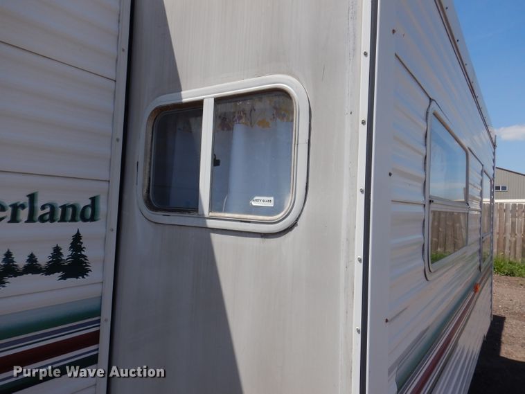 image for item IQ9604 2001 Timberland  camper