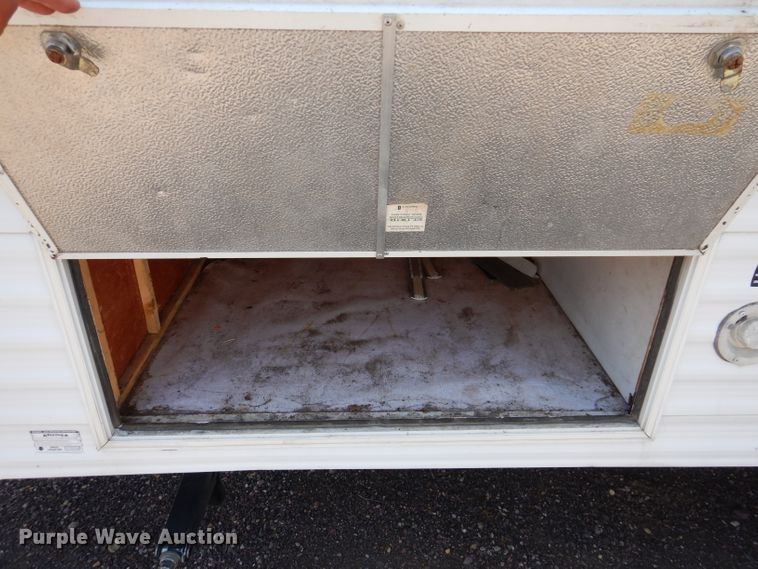 image for item IQ9604 2001 Timberland  camper