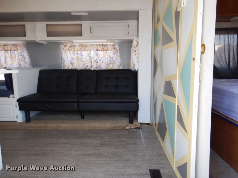 image for item IQ9604 2001 Timberland  camper