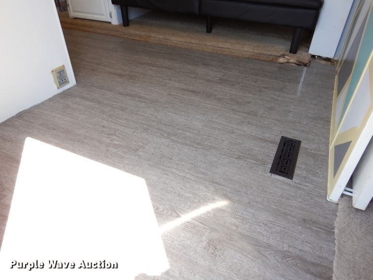 image for item IQ9604 2001 Timberland  camper