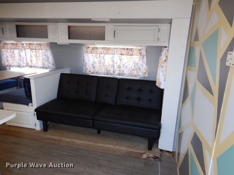 image for item IQ9604 2001 Timberland  camper