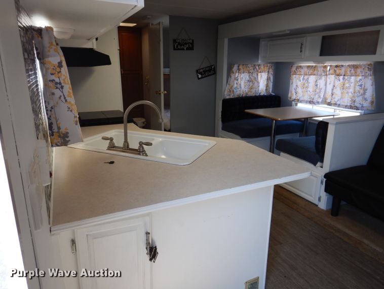 image for item IQ9604 2001 Timberland  camper