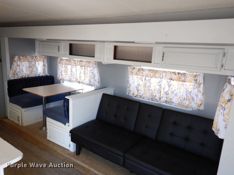 image for item IQ9604 2001 Timberland  camper