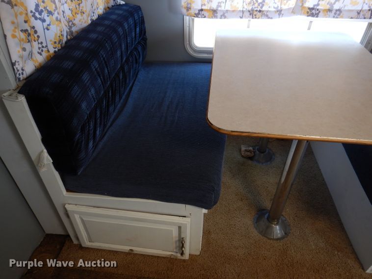 image for item IQ9604 2001 Timberland  camper