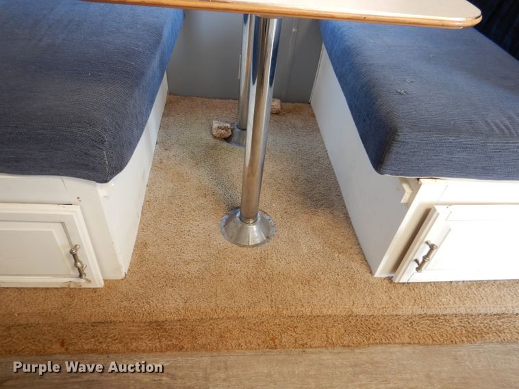 image for item IQ9604 2001 Timberland  camper