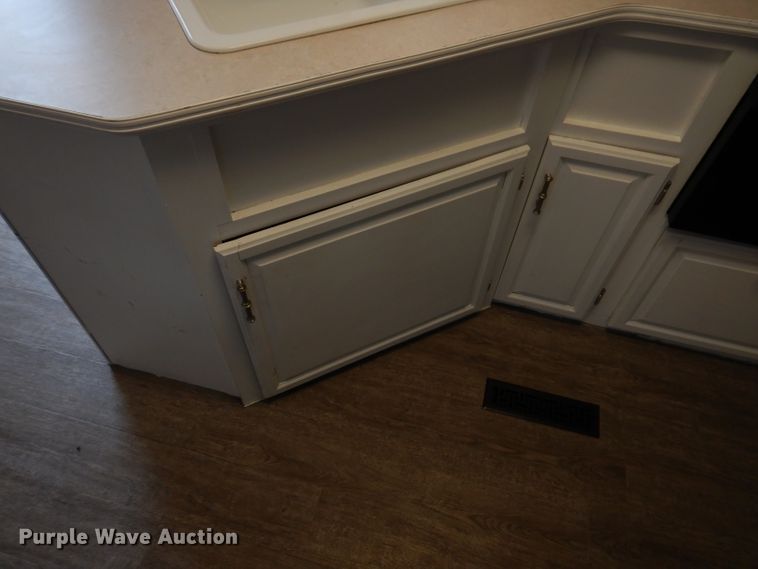 image for item IQ9604 2001 Timberland  camper