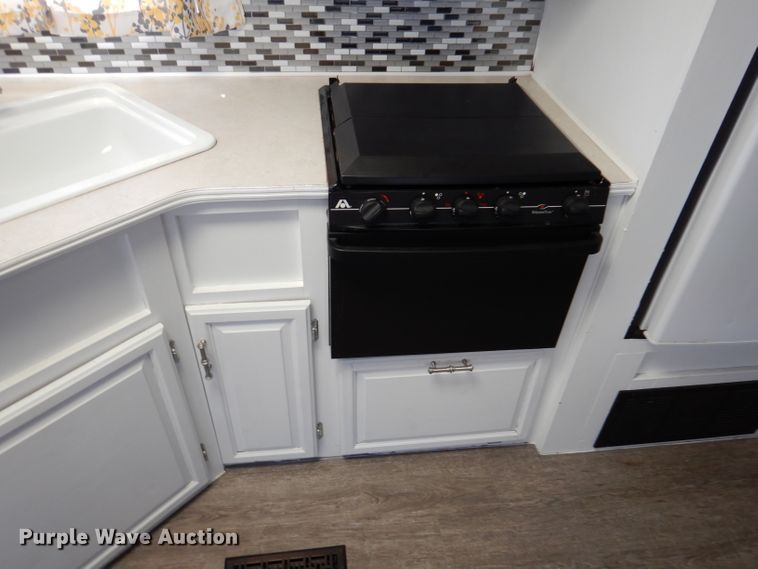 image for item IQ9604 2001 Timberland  camper