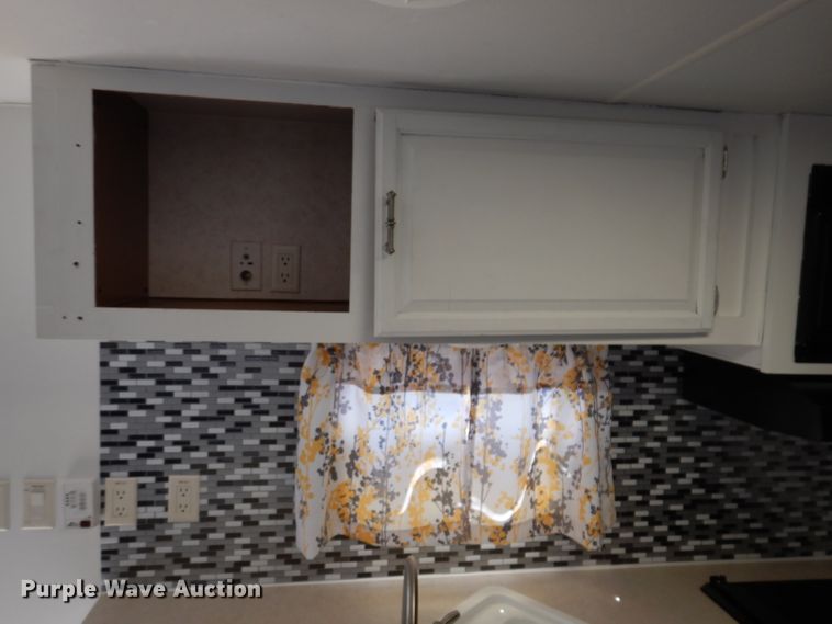 image for item IQ9604 2001 Timberland  camper