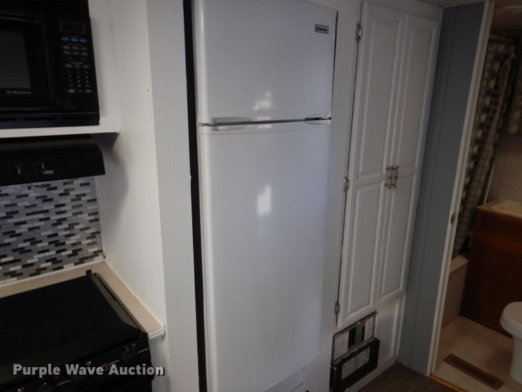 image for item IQ9604 2001 Timberland  camper