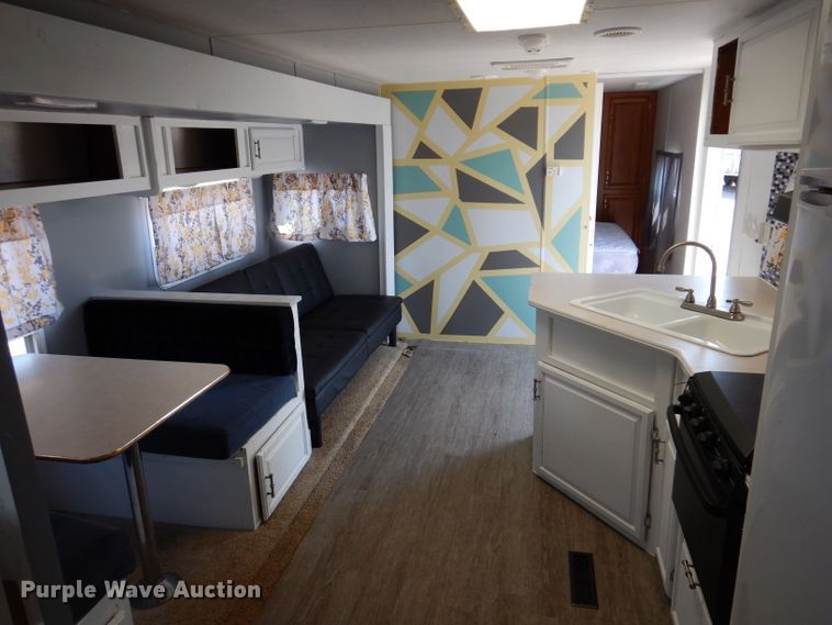 image for item IQ9604 2001 Timberland  camper