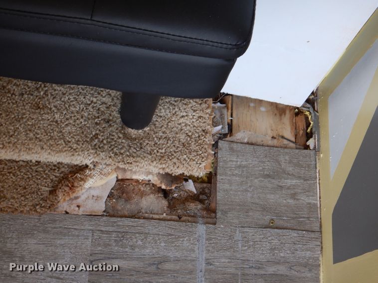 image for item IQ9604 2001 Timberland  camper