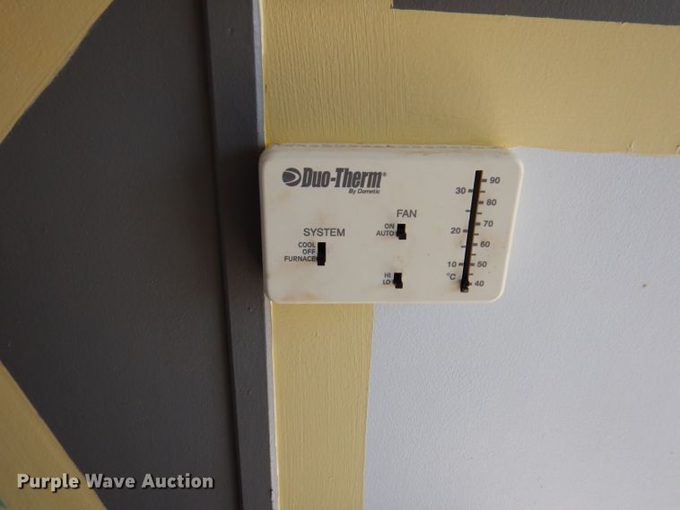 image for item IQ9604 2001 Timberland  camper