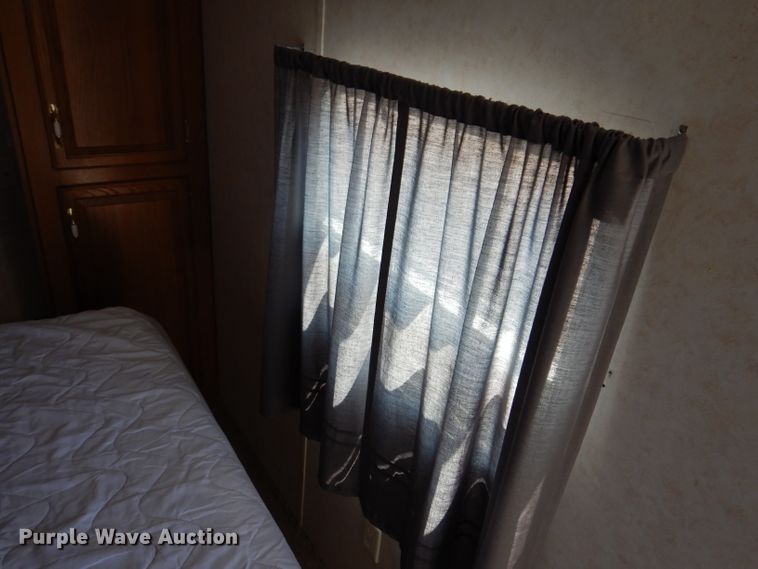 image for item IQ9604 2001 Timberland  camper