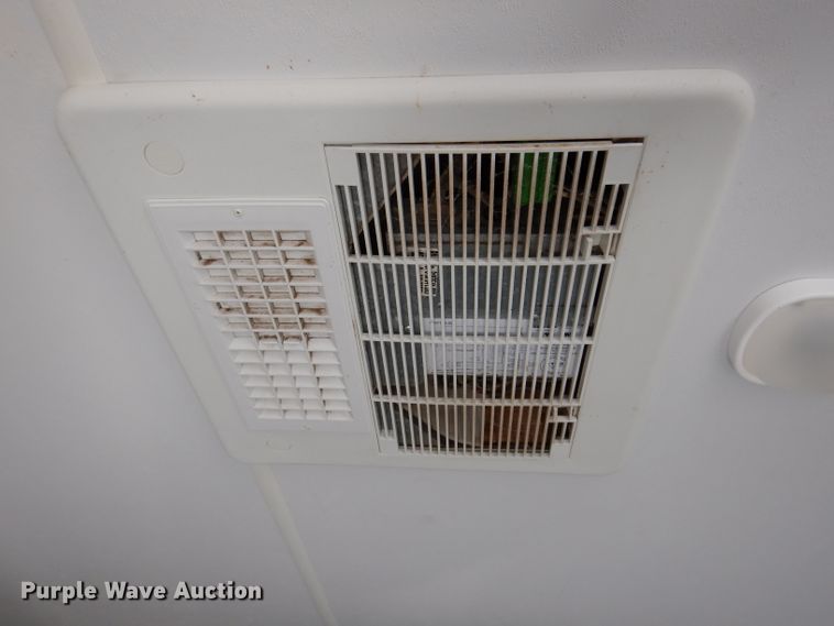 image for item IQ9604 2001 Timberland  camper