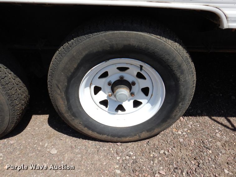 image for item IQ9604 2001 Timberland  camper