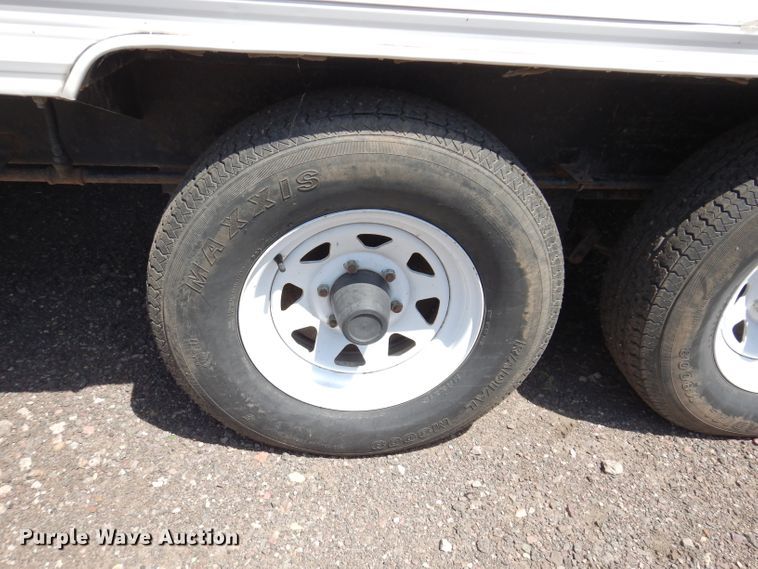 image for item IQ9604 2001 Timberland  camper