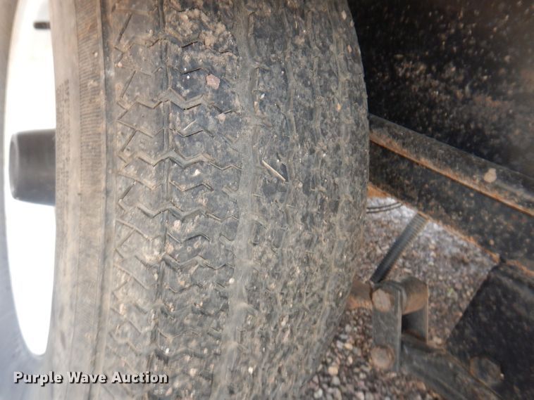 image for item IQ9604 2001 Timberland  camper