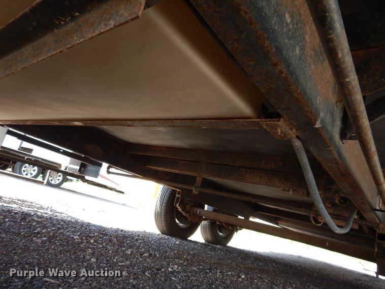 image for item IQ9604 2001 Timberland  camper