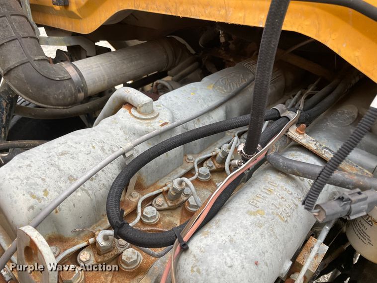 image for item IR9502 1992 Ford CF7000  flatbed truck