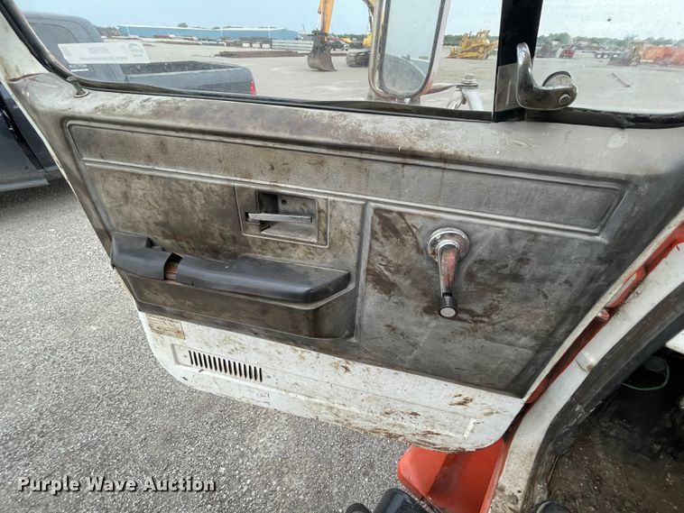 image for item IR9508 1982 GMC C6000  pulling unit