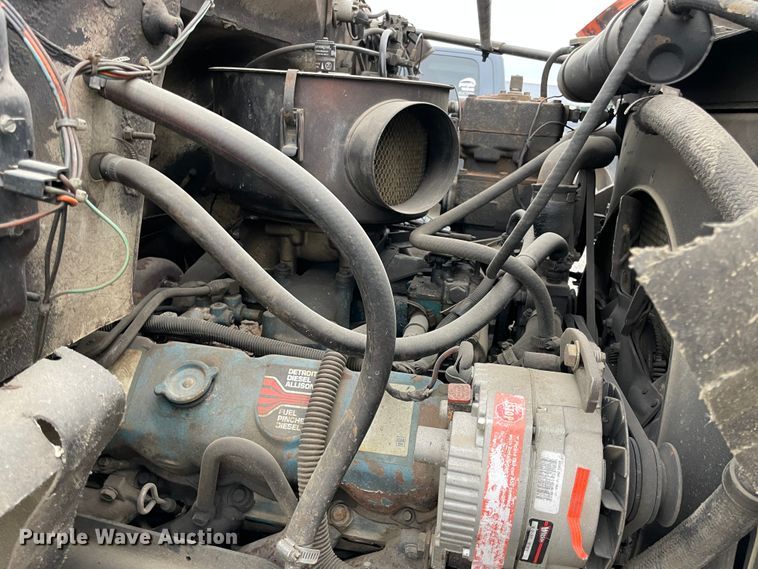 image for item IR9508 1982 GMC C6000  pulling unit